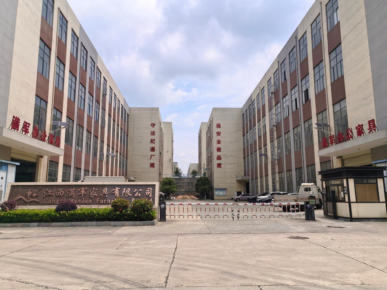 江西南康满军实木办公家具厂家工厂实拍 (75).jpg
